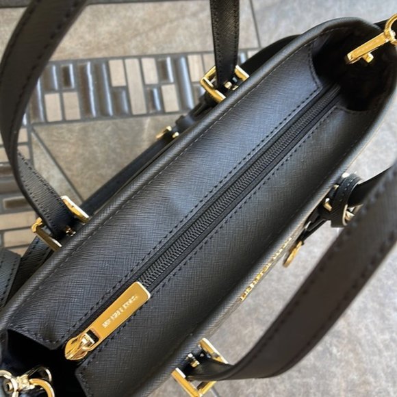 Michael Kors Jet Set Travel XS Carryall Tote Top Zip Tote Black - Picture 15 of 16